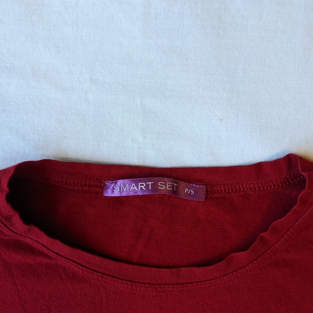 'Smart Set' Red Long Sleeve - Picture 3 of 3